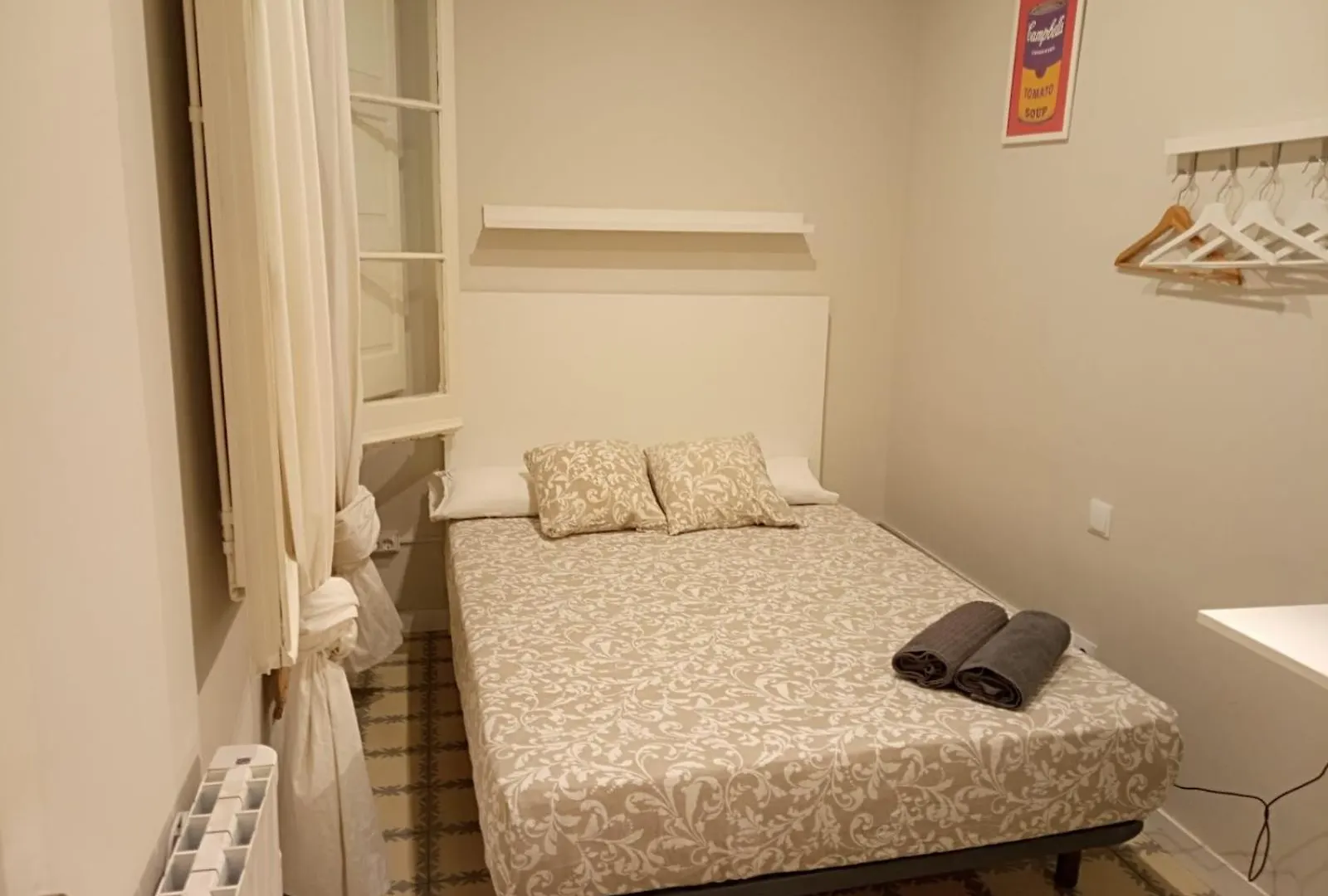Amat Private Rooms Near Plaza Universitat バルセロナ